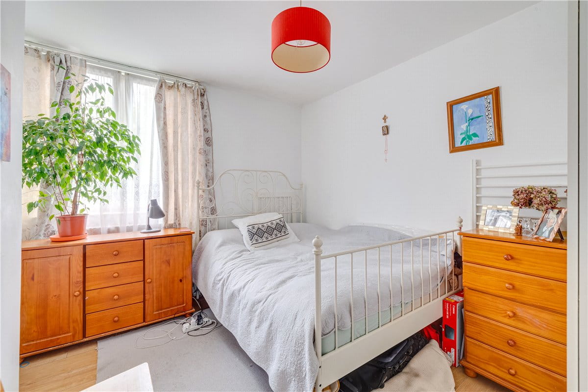 2 bedroom flat, Winterfold Close, London SW19 - Sold