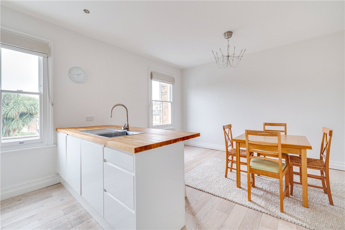 2 bedroom maisonette, Heythorp Street, London SW18 - Sold
