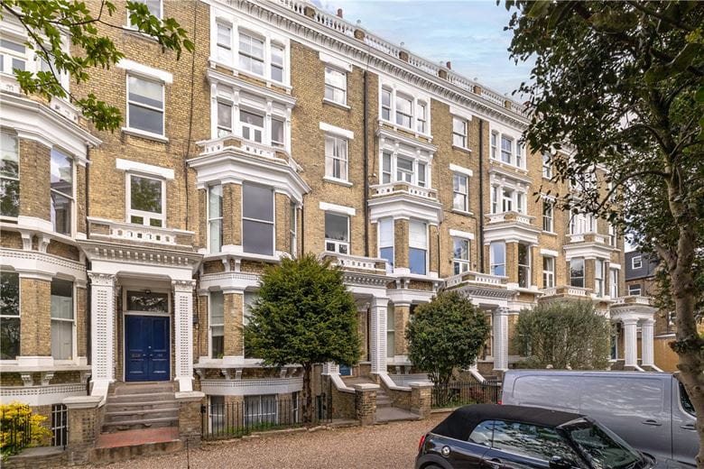 1 bedroom flat, Clapham Common North Side, London SW4 - Sold STC