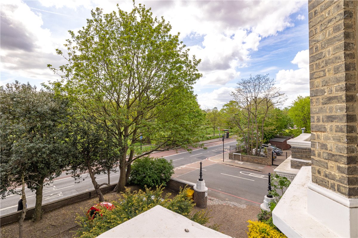 1 bedroom flat, Clapham Common North Side, London SW4 - Sold STC
