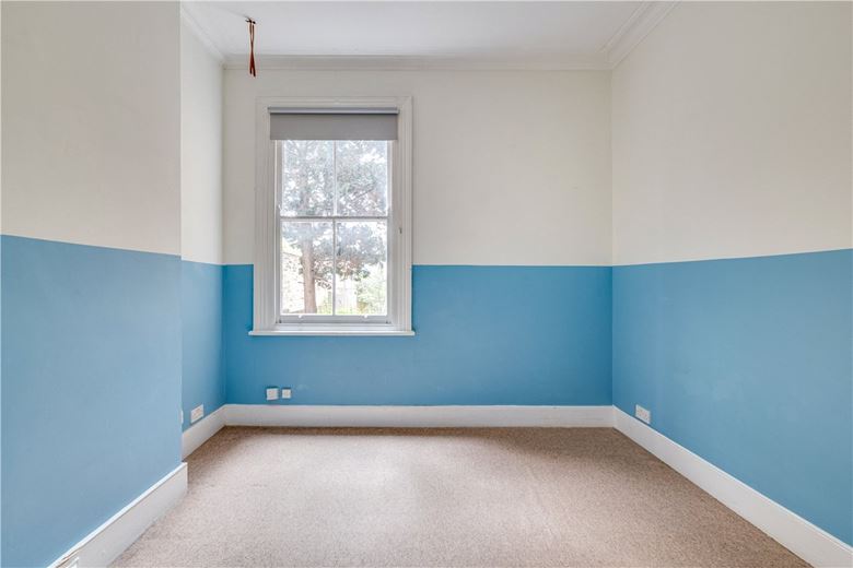 2 bedroom flat, Cromford Road, London SW18 - Available