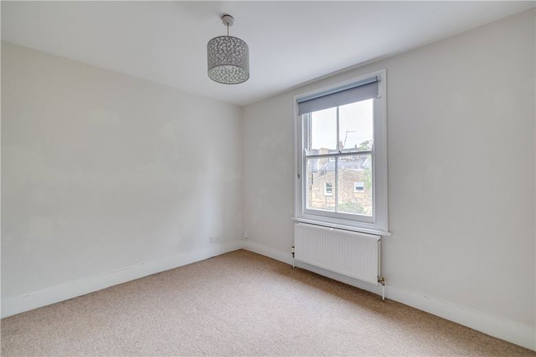 2 bedroom flat, Cromford Road, London SW18 - Available