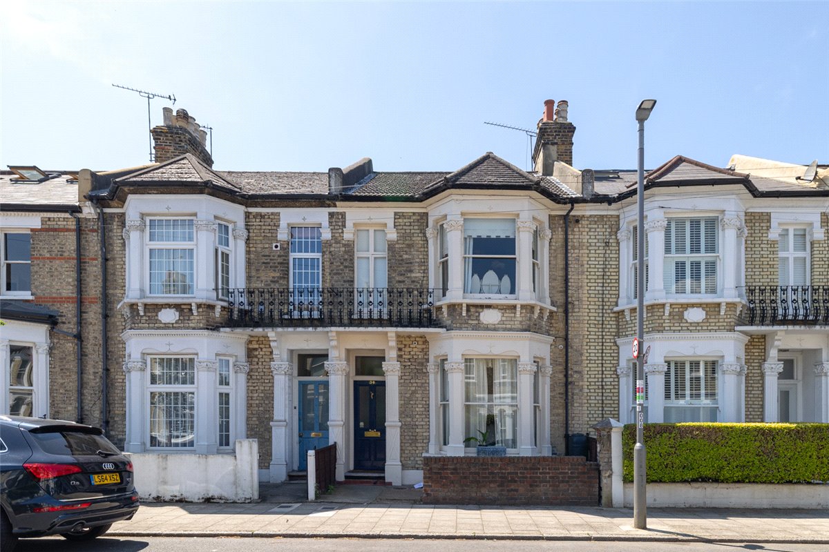 4 bedroom house, Ringford Road, London SW18 - Available