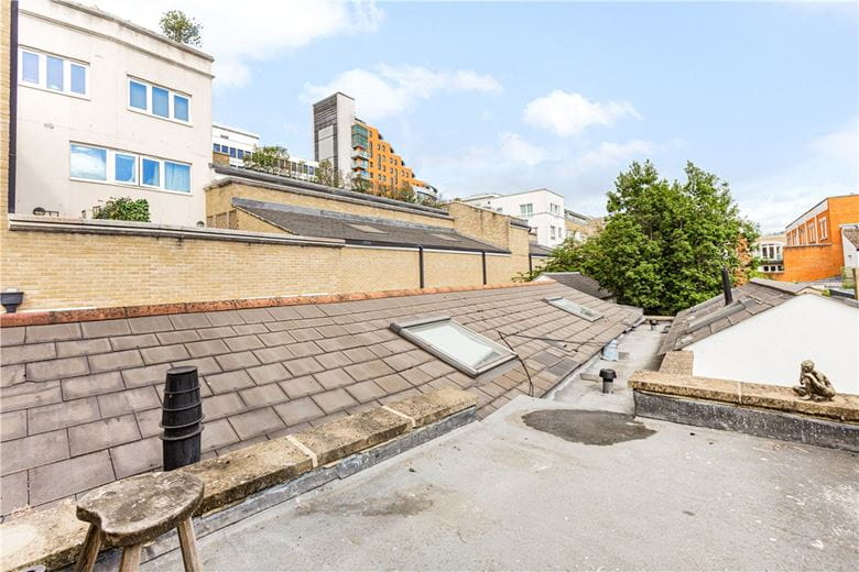 2 bedroom flat, Putney Bridge Road, London SW15 - Available