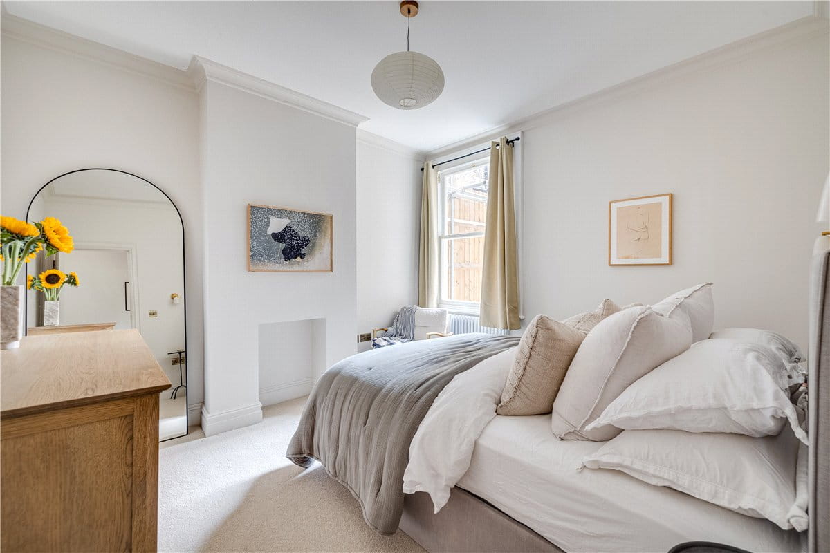 2 bedroom flat, Astonville Street, London SW18 - Sold STC