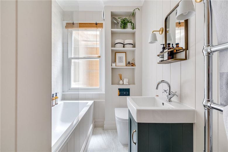 2 bedroom flat, Astonville Street, London SW18 - Sold STC