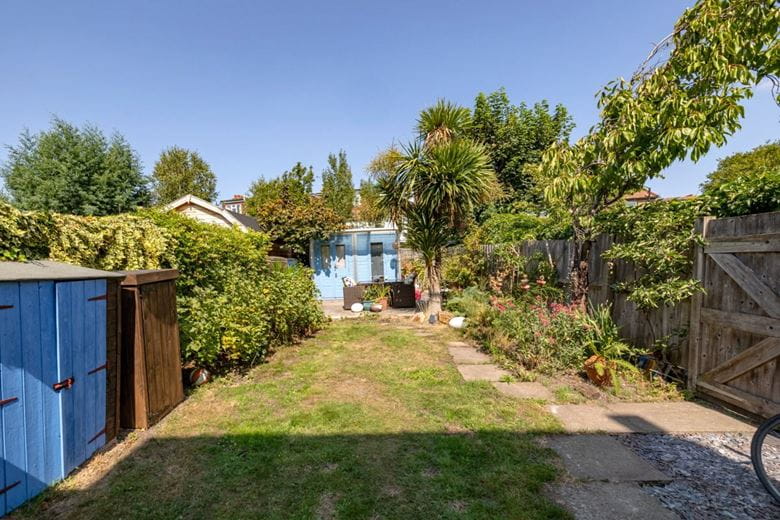 4 bedroom house, Kingsway, London SW14 - Sold STC