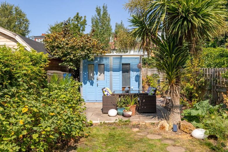 4 bedroom house, Kingsway, London SW14 - Sold STC