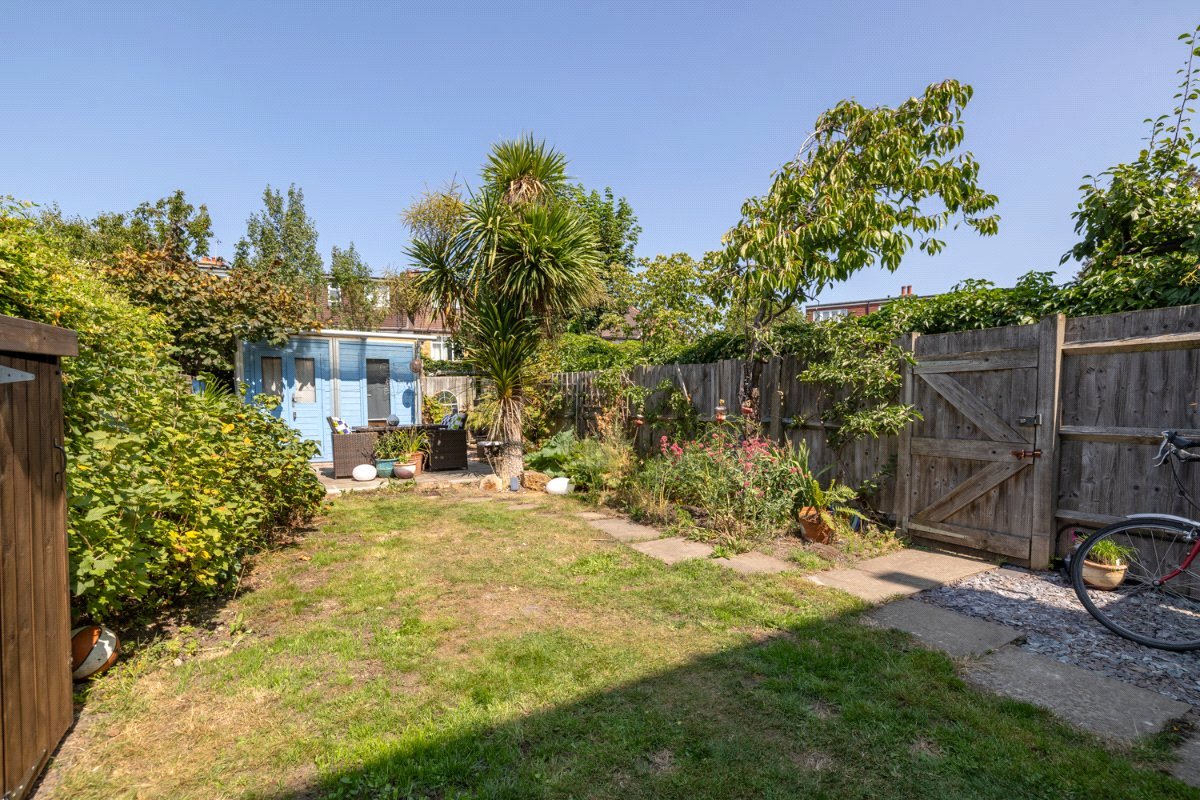 4 bedroom house, Kingsway, London SW14 - Sold STC