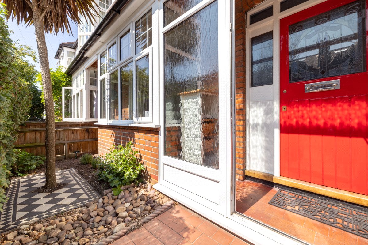 4 bedroom house, Kingsway, London SW14 - Sold STC