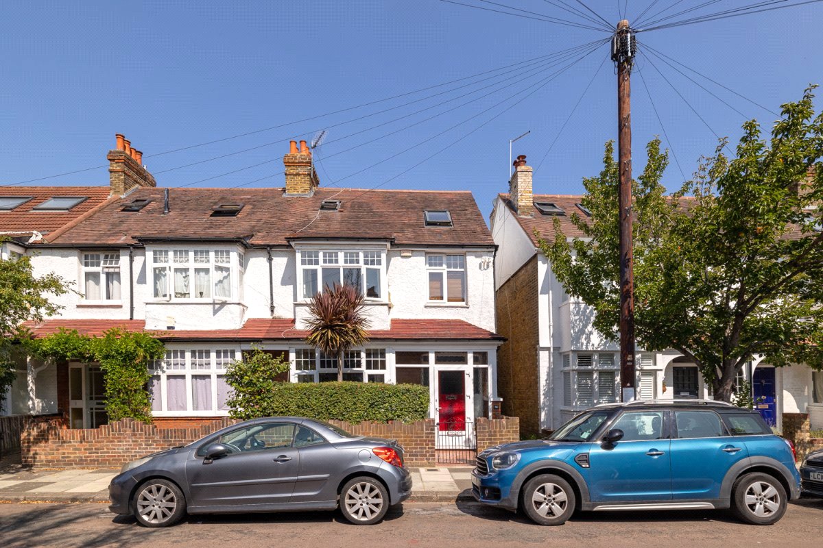 4 bedroom house, Kingsway, London SW14 - Sold STC