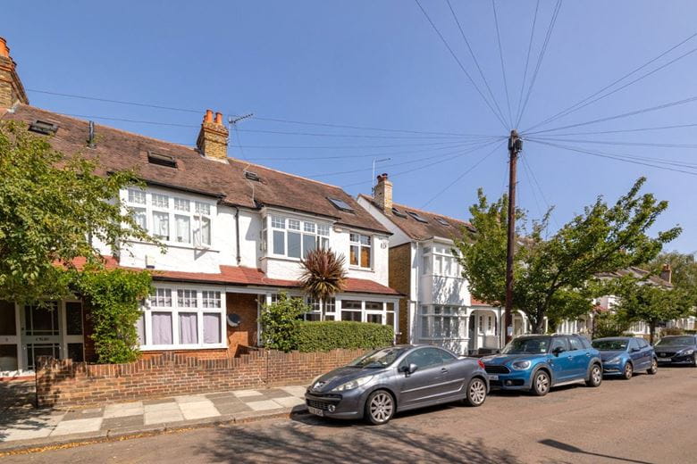 4 bedroom house, Kingsway, London SW14 - Sold STC