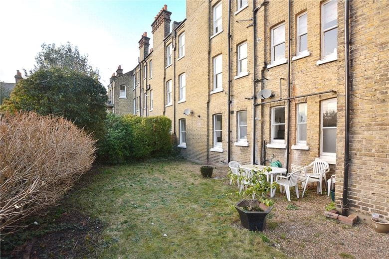 1 bedroom flat, Mortlake High Street, London SW14 - Available
