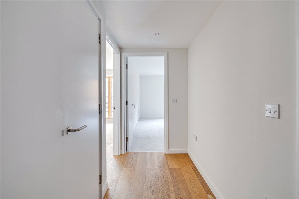 1 bedroom flat, Hardwicks Square, London SW18 - Available