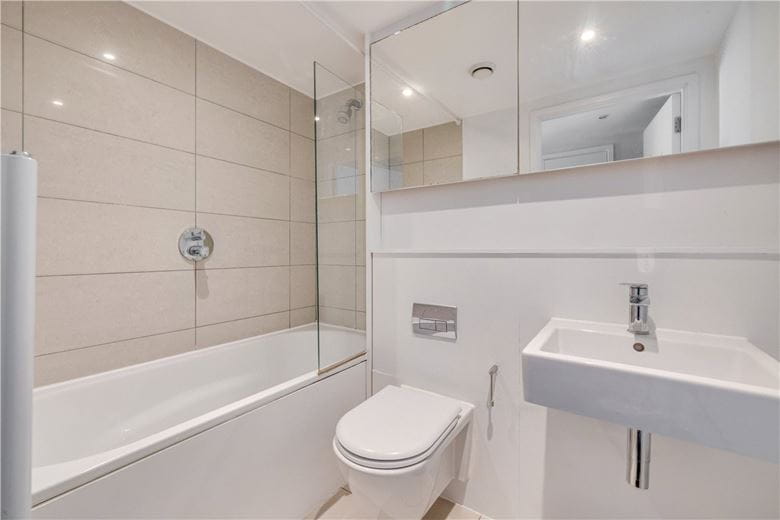 1 bedroom flat, Hardwicks Square, London SW18 - Available