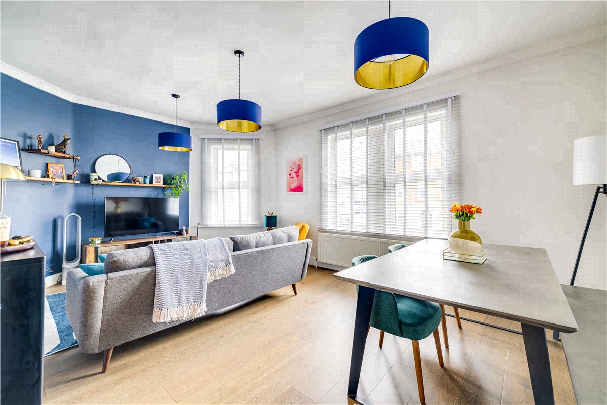 1 bedroom , Merton Road, London SW18 - Available