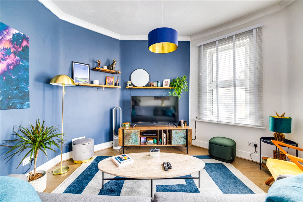 1 bedroom , Merton Road, London SW18 - Available