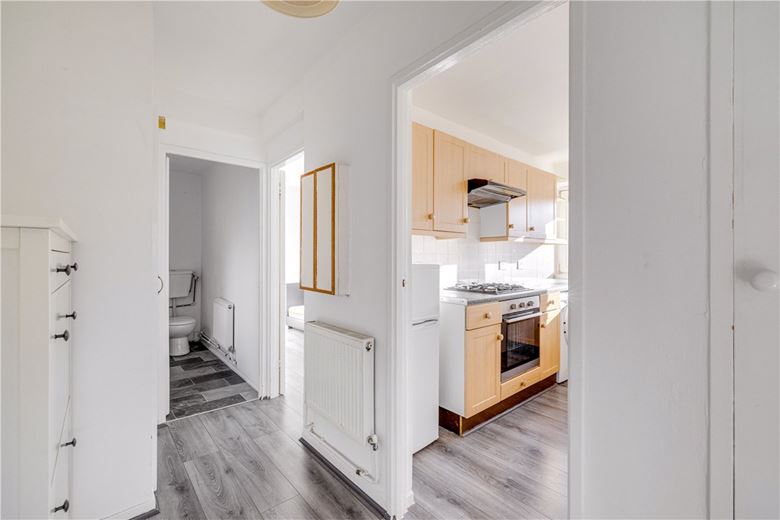 1 bedroom flat, Windlesham Grove, London SW19 - Available