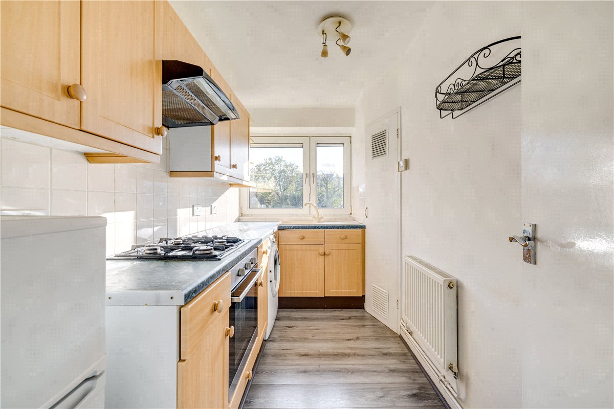1 bedroom flat, Windlesham Grove, London SW19 - Available
