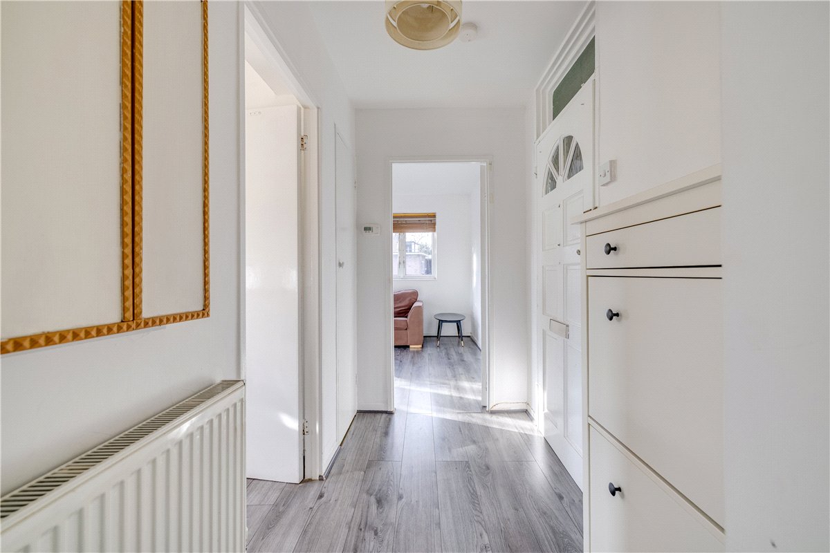 1 bedroom flat, Windlesham Grove, London SW19 - Available