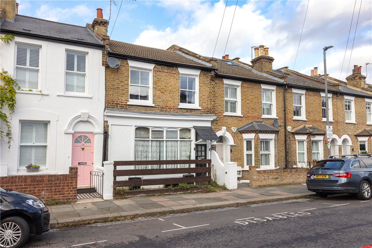 3 bedroom house, Longfield Street, London SW18 - Available