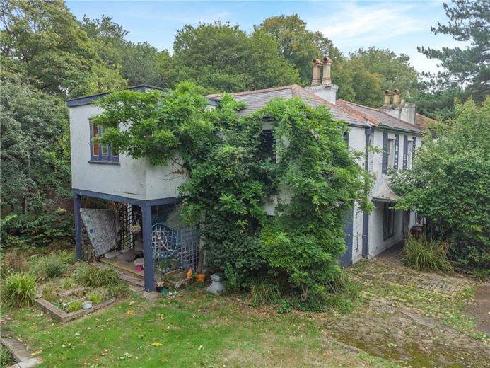  bedroom house, Roehampton Vale, London SW15 - Available