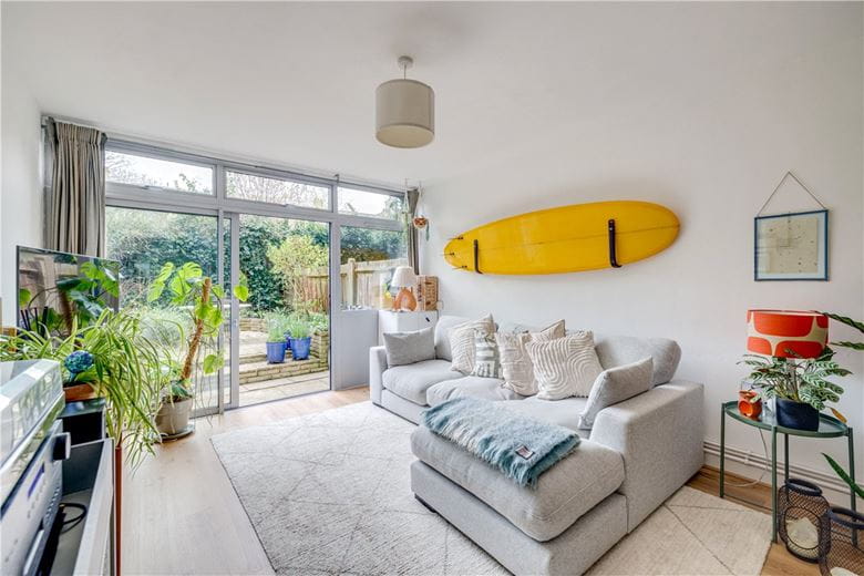 2 bedroom maisonette, Claudia Place, London SW19 - Available