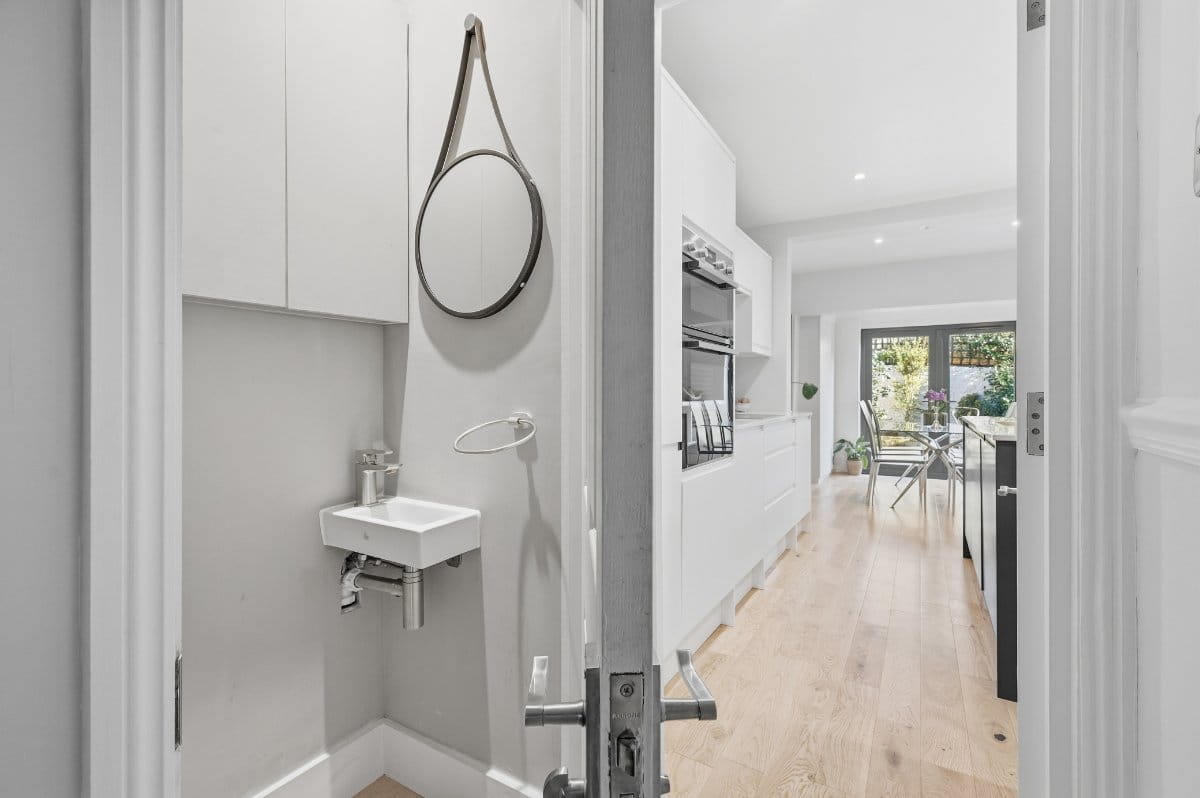 5 bedroom house, Second Avenue, London SW14 - Available