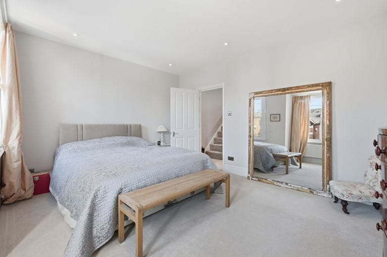 5 bedroom house, Second Avenue, London SW14 - Available