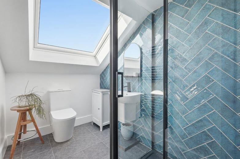 5 bedroom house, Second Avenue, London SW14 - Available