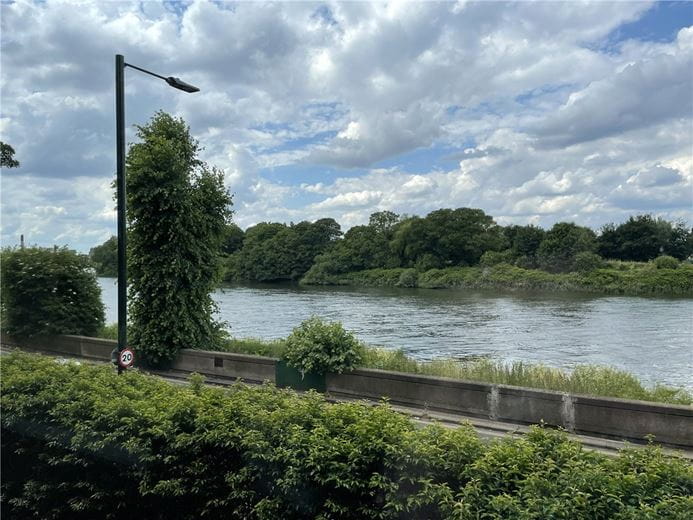 2 bedroom flat, The Terrace, Barnes SW13 - Available