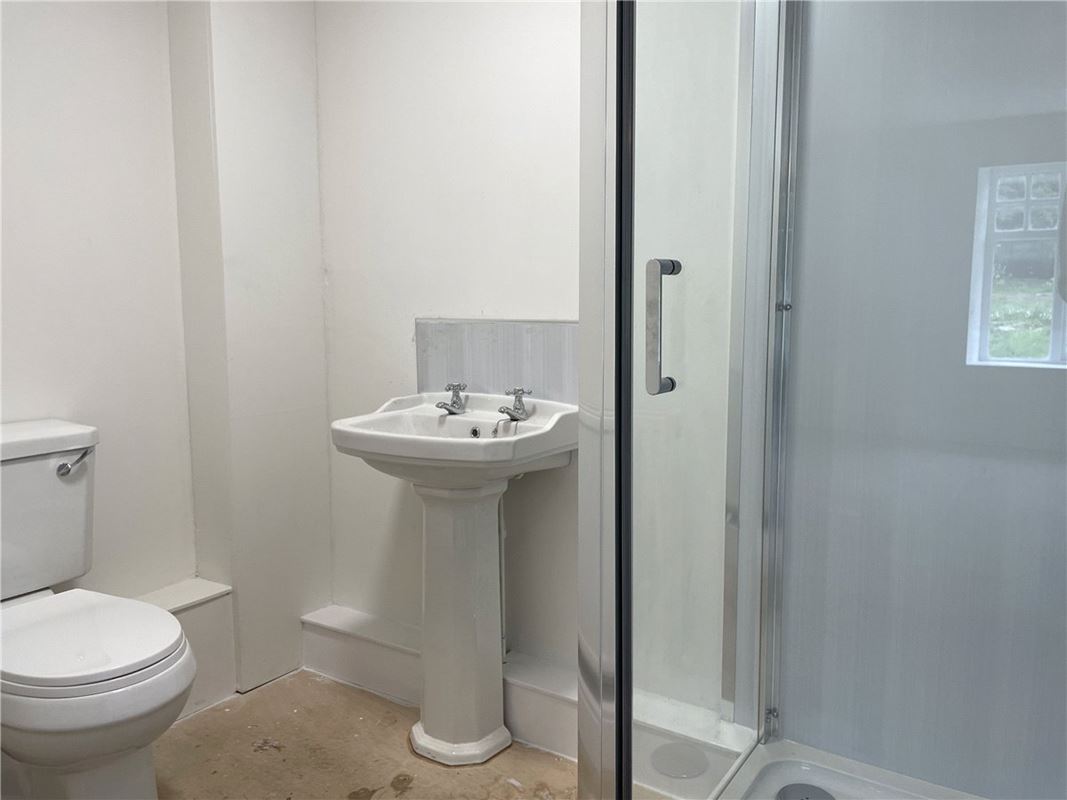 3 bedroom house, Wrexham Road, Pontblyddyn CH7 - Under Offer