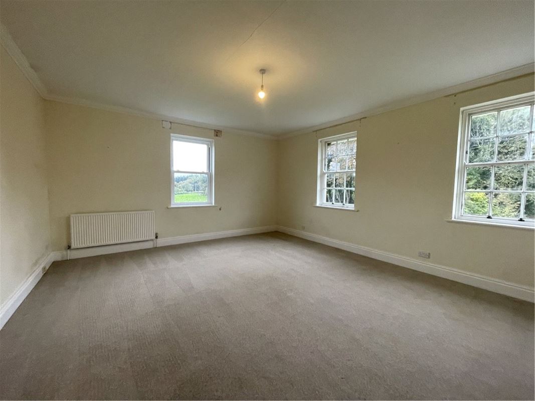 6 bedroom , Chirk, Wrexham LL14 - Available