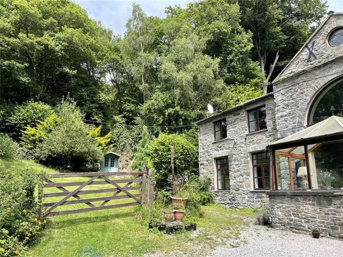 2 bedroom flat, Ffordd Pennant, Eglwysbach LL28 - Available