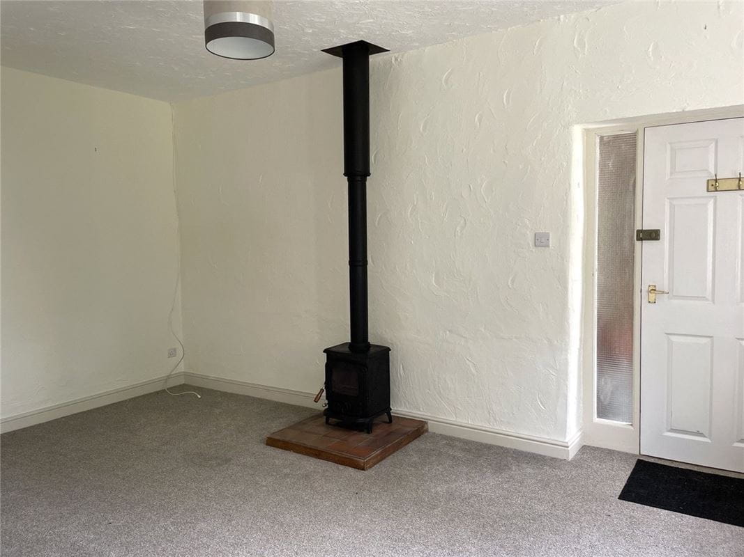 2 bedroom flat, Ffordd Pennant, Eglwysbach LL28 - Available
