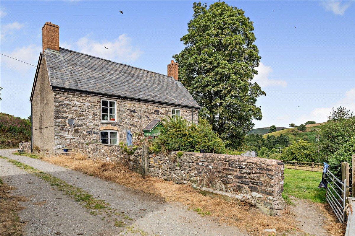 151 acres Farm, Tregeiriog, Llangollen LL20 - Available