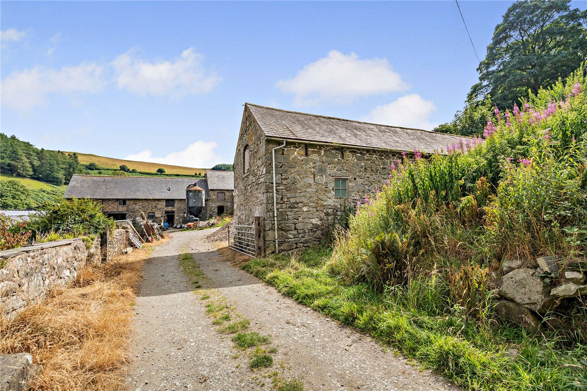 151 acres Farm, Tregeiriog, Llangollen LL20 - Available