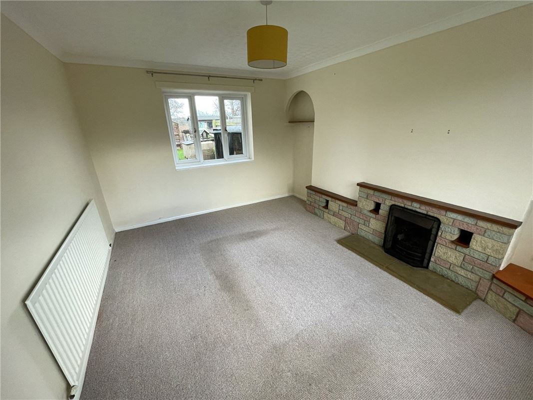 3 bedroom house, Rowton Avenue, Rowton SY5 - Available