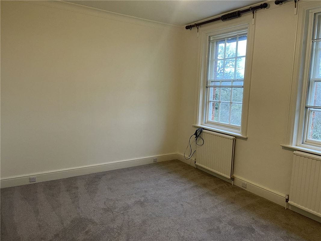 6 bedroom house, Gredington, Hanmer SY13 - Available