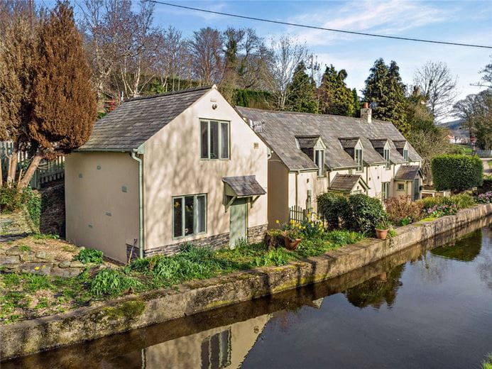 2 acres House, Abbey Road, Llangollen LL20 - Available