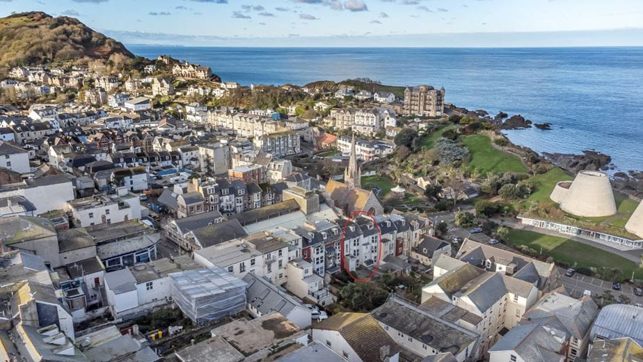 22 bedroom flat, 6-7 Market Street, Ilfracombe EX34 - Sold