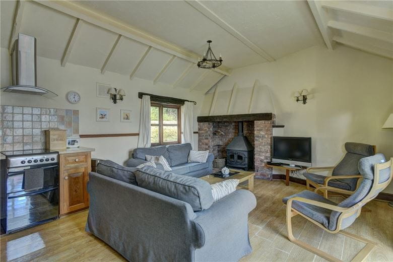  bedroom house, Huntsham, Tiverton EX16 - Available