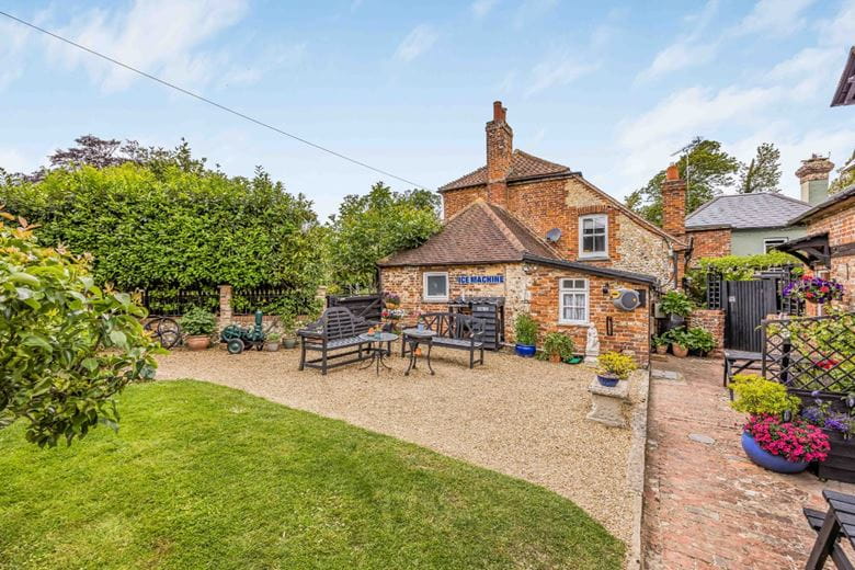 5 bedroom house, Hunston Mill House & Cottages, Selsey Road PO20 - Available