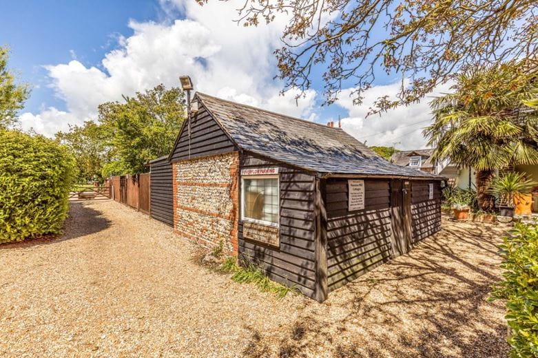 5 bedroom house, Hunston Mill House & Cottages, Selsey Road PO20 - Available