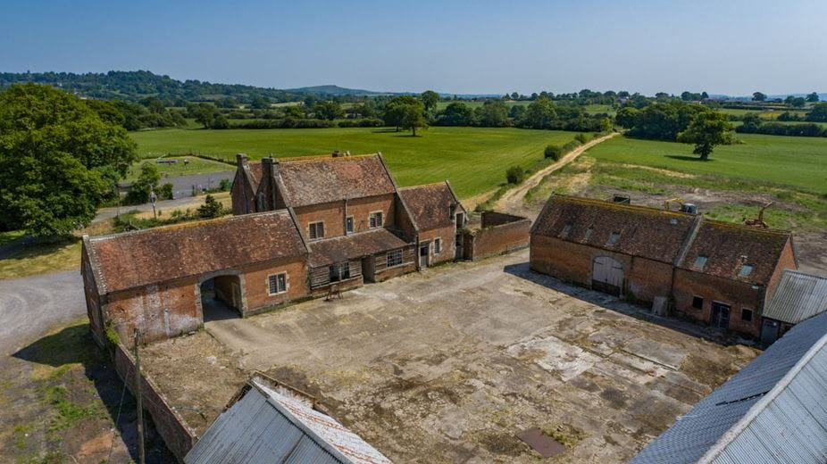 148.4 acres House, Shaftesbury Road, Motcombe SP7 - Available