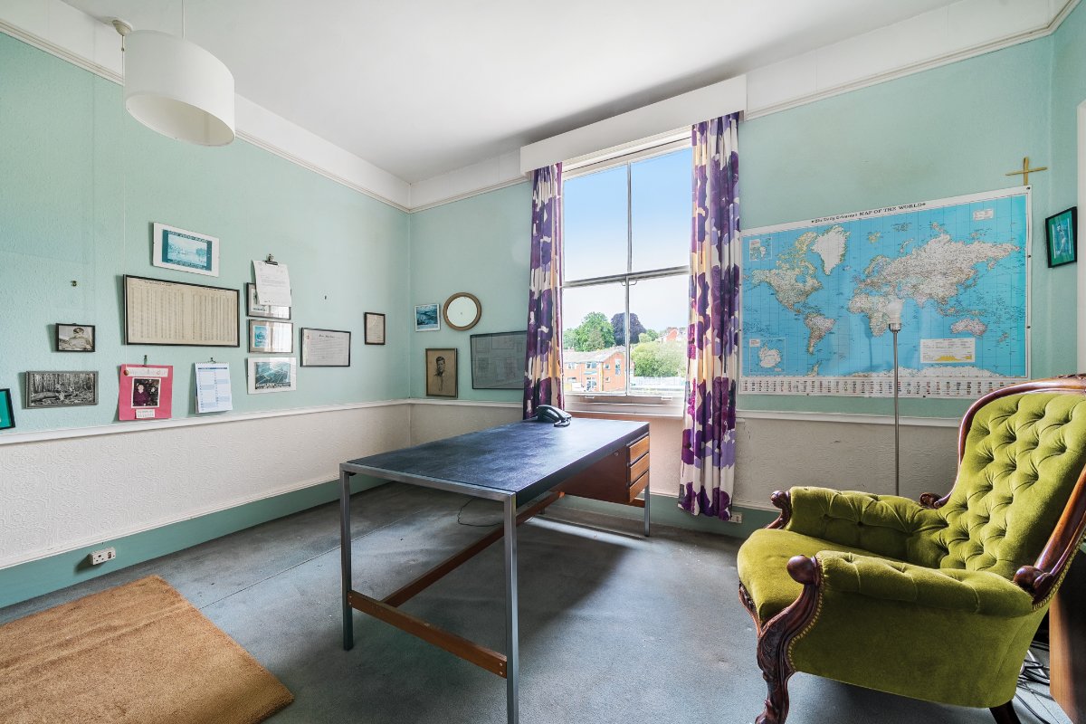 6 bedroom house, Blundells Road, Tiverton EX16 - Available