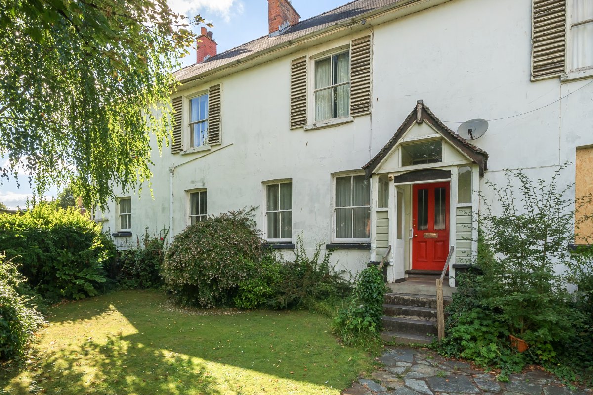 6 bedroom house, Blundells Road, Tiverton EX16 - Available