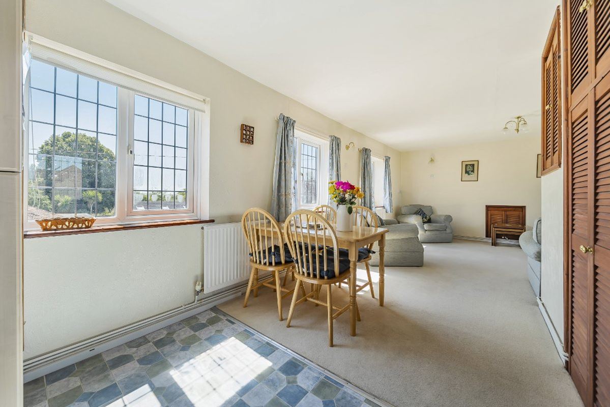 6 bedroom house, Glastonbury Road, Meare BA6 - Available