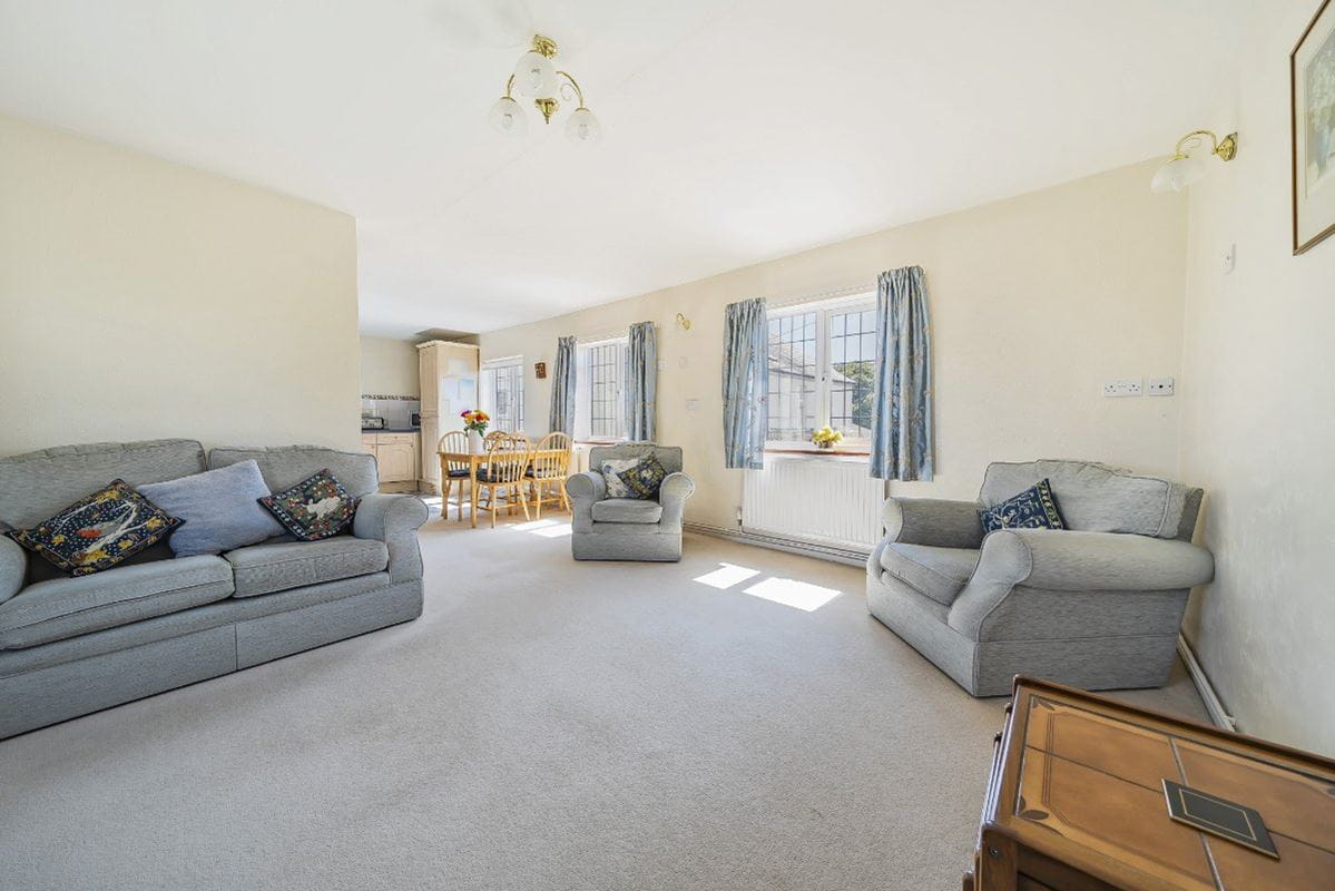 6 bedroom house, Glastonbury Road, Meare BA6 - Available