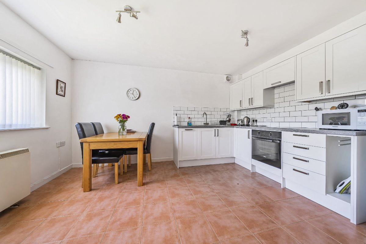 6 bedroom house, Glastonbury Road, Meare BA6 - Available